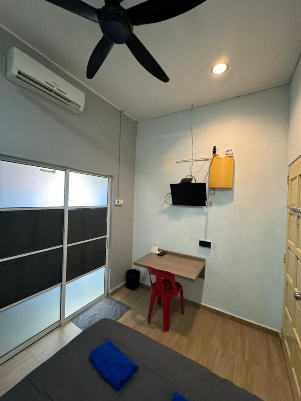 Momo Guest House Kuala Terengganu Exterior photo